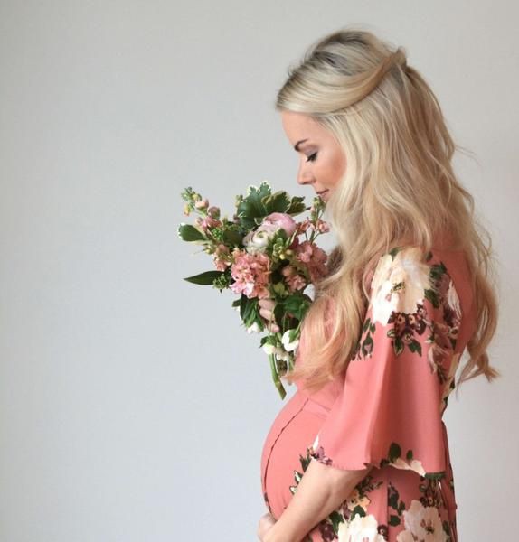 Maternity Fashion 2018 : Dahlia-Mauve floral maternity dress: 
