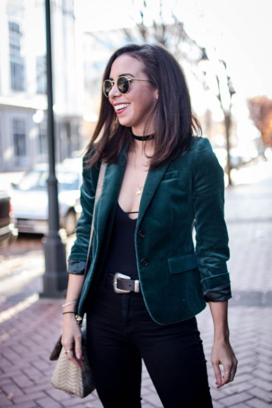 Women's Green Velvet Blazer Outfit For Party: Velvet Outfits,  Blazer Outfit,  Night Out Outfits,  Brunch Outfit,  Blazer  