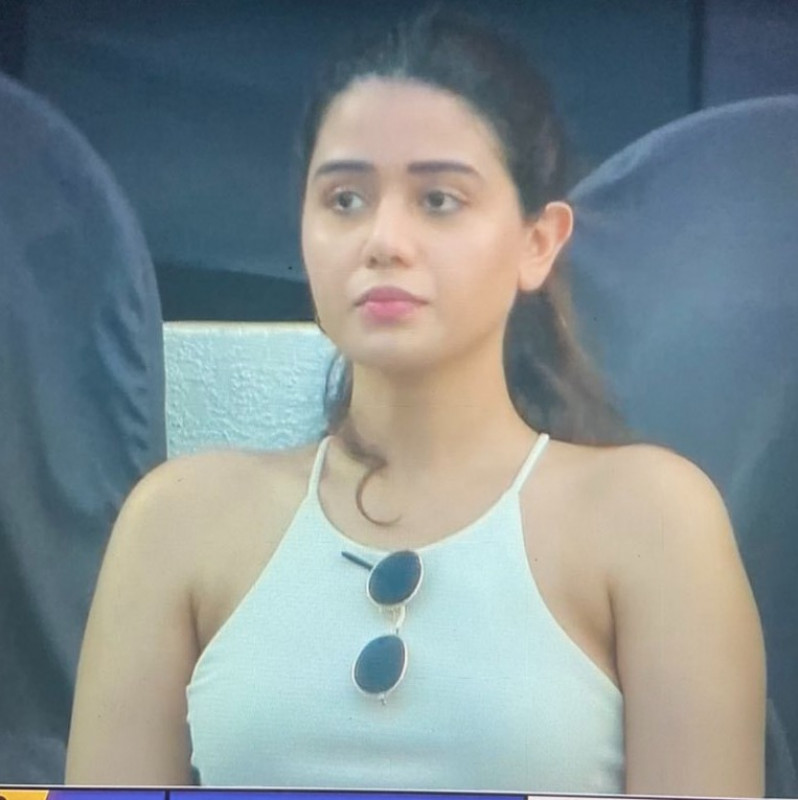 New 'Mystery Girl' of IPL 2022 Spotted During KKR vs DC Match