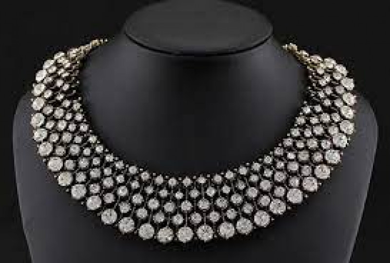 MODERN DESIGNER DIAMOND JEWELLERY FROM DIAMONDTREE: 