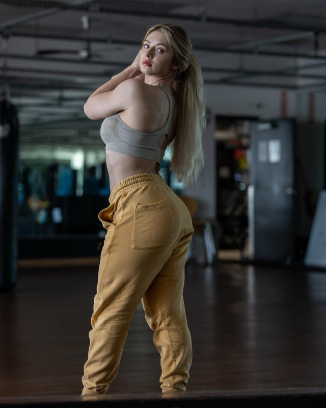 Popular Instagram Fitness Models & Influencers Miranda Cohen: 