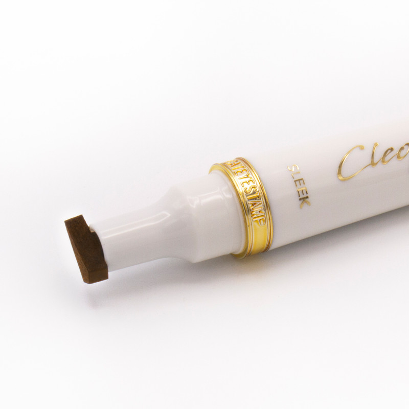 Apply Eyeliner Precisely with an Eyeliner Stamp by Lyda Beauty