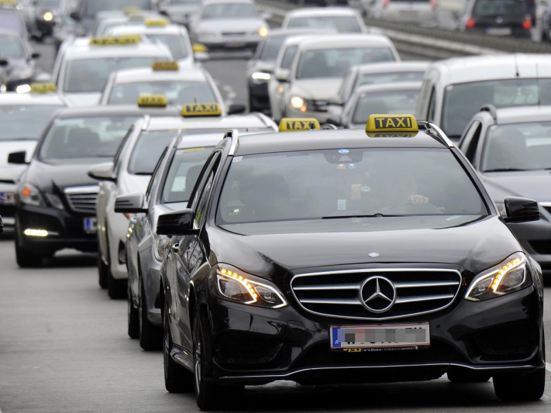 Taxis from Luton Airpot: 