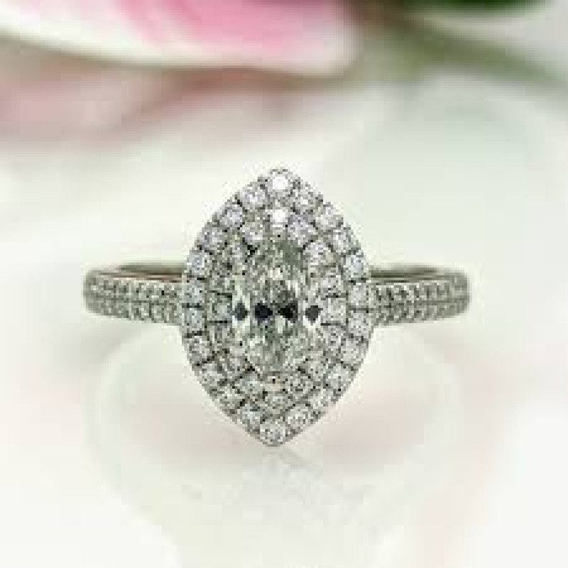 Moissanite Engagement Rings | Sparkling Elegance With a Sustainable Twist: 