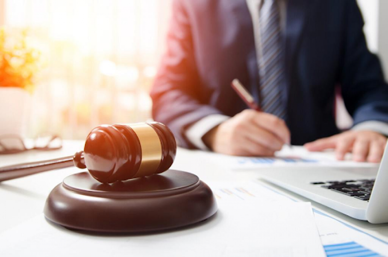 SECURE YOUR FUTURE AFTER A WORKPLACE ACCIDENT WITH A TOP WORKERS COMP ATTORNEY: 