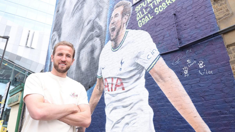 Harry Kane mural near the Tottenham Hotspur ground in London: 