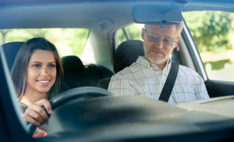 Automatic car driving lessons: 