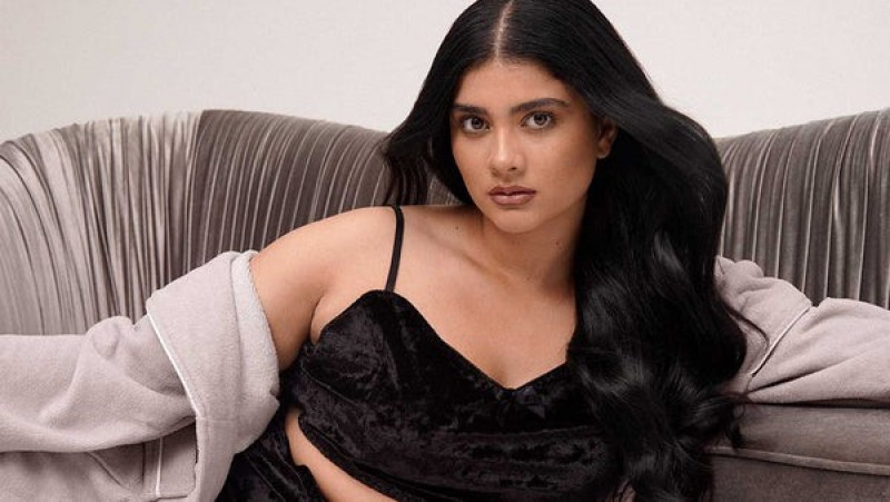 Indulge in Long-Lasting Beauty with Permanent Extensions: 