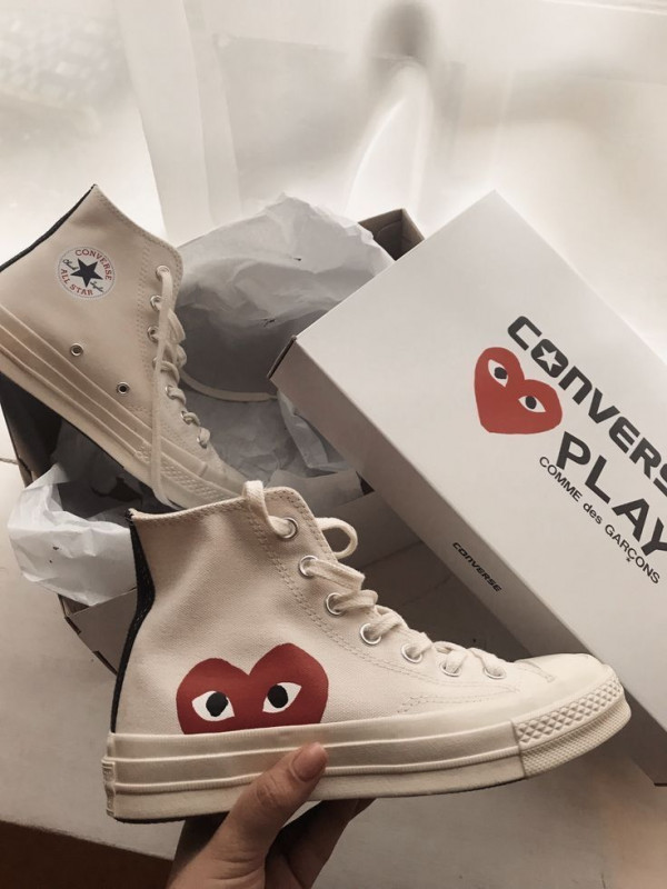 CONVERSE BLACK HEART GREY HIGH TOP: 