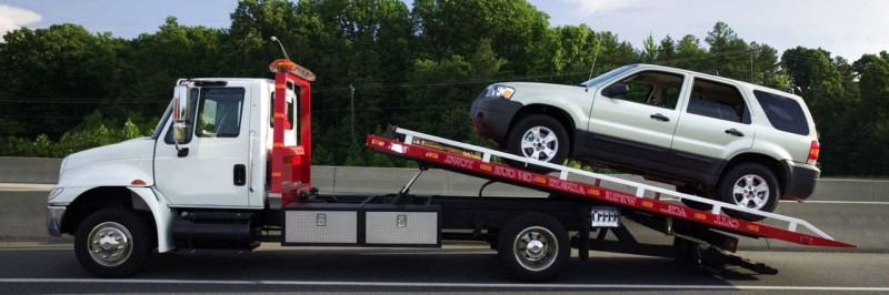 commercial tow truck: 