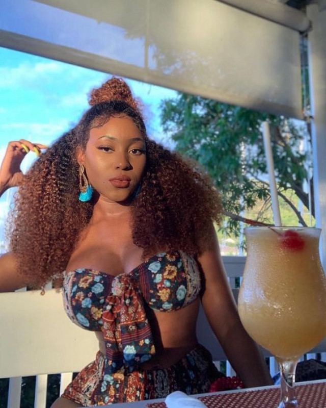 Mongolian Kinky Curly Hair: Exquisite Texture, Unparalleled Craftsmanship: 