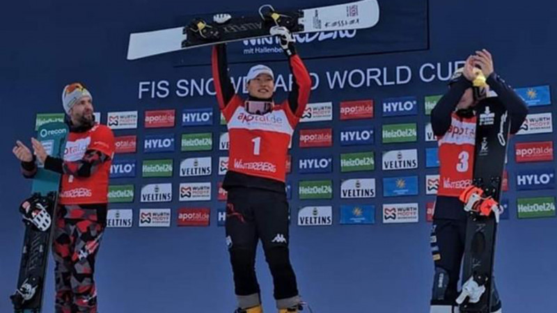 Snowboarder Lee Sang-ho wins World Cup season finale, tops parallel giant slalom overall