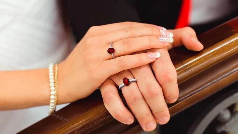 5 Reasons To Invest In Ruby Solitaire Rings: 