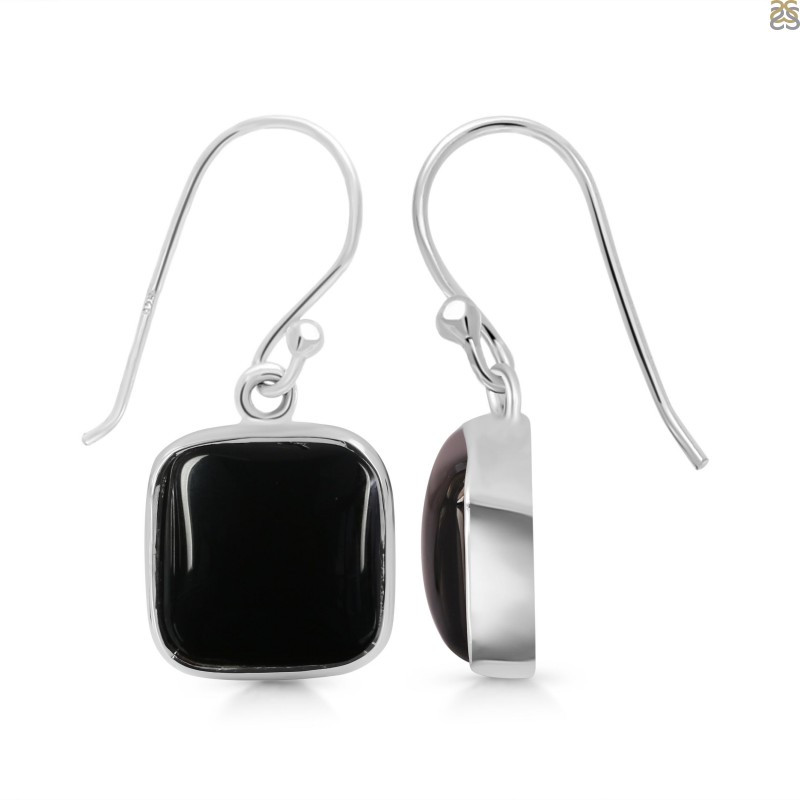 Black Onyx Earring: A Beautiful Gemstone: 