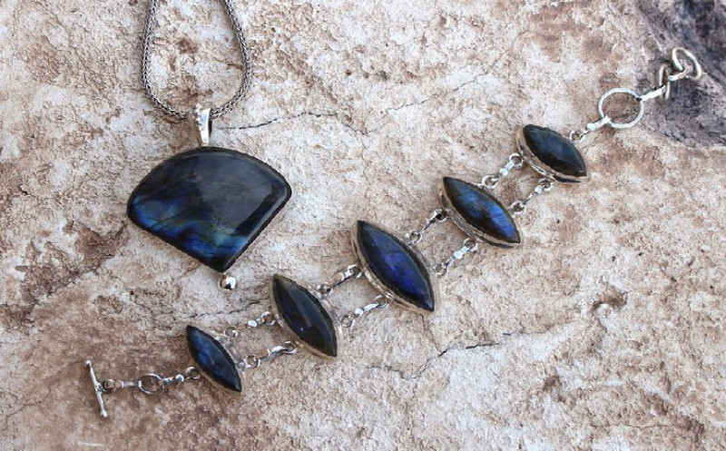 Labradorite Jewelry for Everyday Empowerment: 