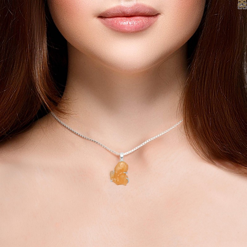 Golden Aura: Captivating Yellow Druzy Pendant: 