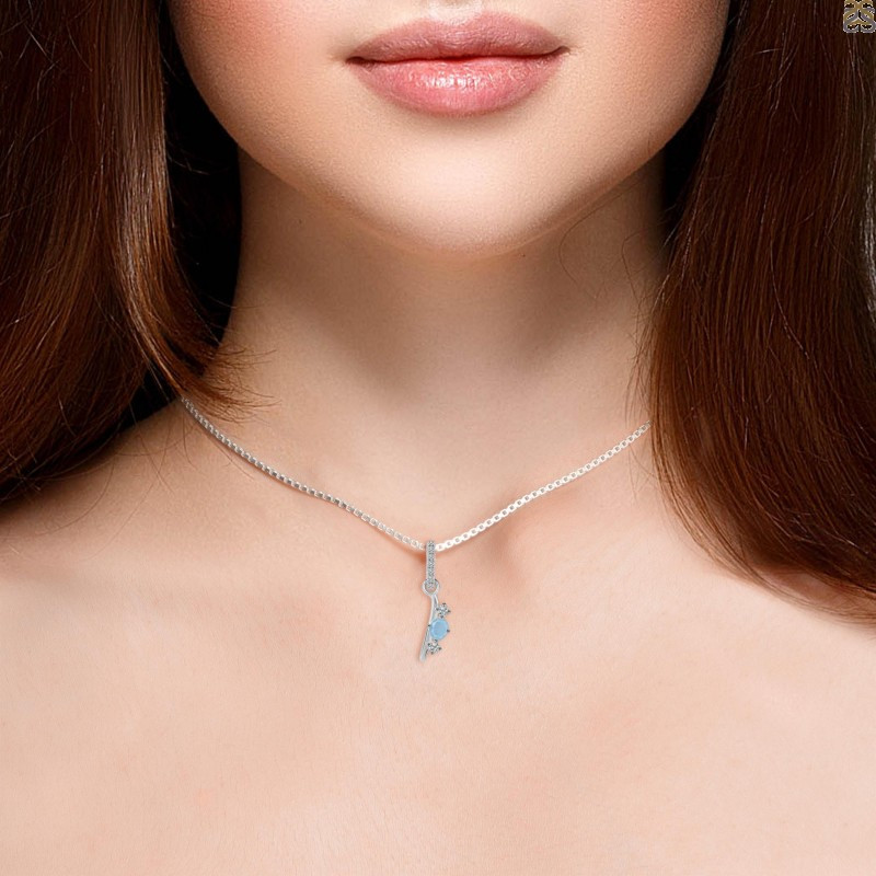 The Story Of The Still Ocean - Aquamarine Pendant: 