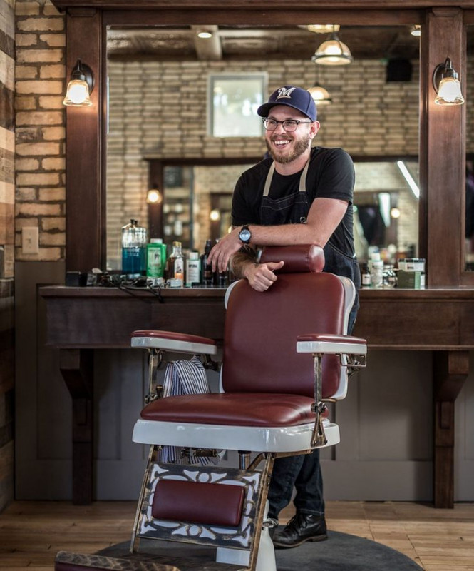 Advancing with Professional Hair Replacement Education: 