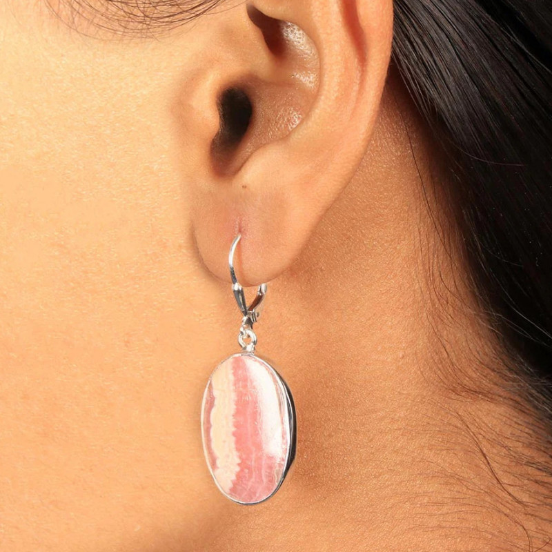 How to Style Your Outfits with Rhodochrosite Jewelry: 
