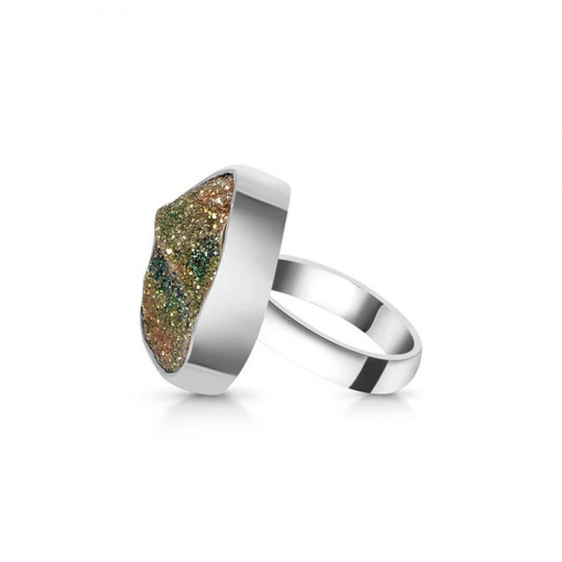 Prismatic Elegance: Bold Spectropyrite Druzy Ring: 