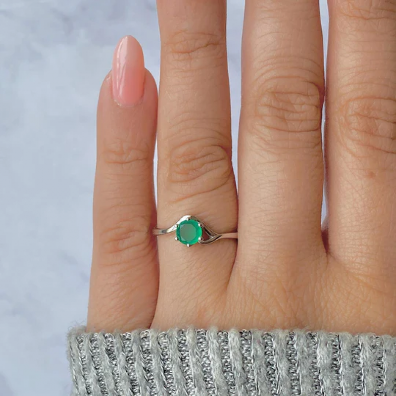 Unveiling the Beauty: Dainty Green Onyx Rings That Steal the Show
