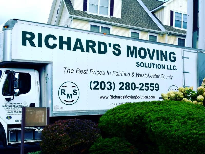 Essential Checklist for Hiring a Moving Company in Darien, CT: 