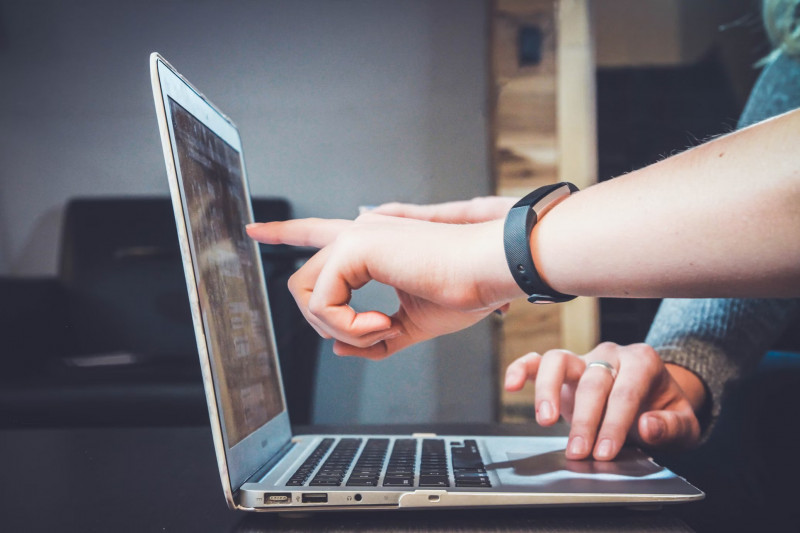 Public Speaking Tips: How to Use Storytelling to Engage Your Audience: 