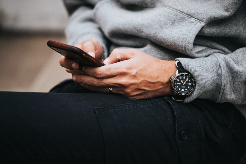 Creating a Compelling Brand Voice on Social Media: Strategies from Speedy Fame: 