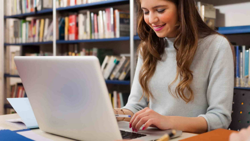 E-Learning Platforms: Transforming Education for the Digital Age | Vati: 
