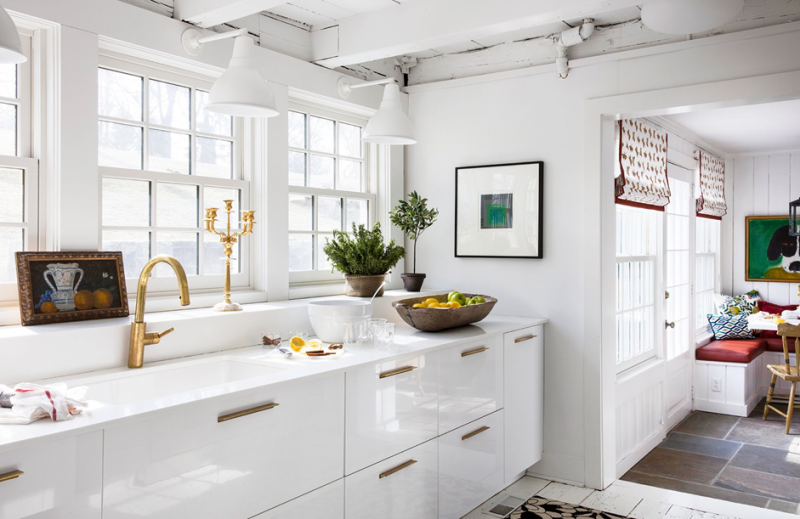 Sophistication in Simplicity The Rise of Minimalist Modern Kitchen Cabinets: 