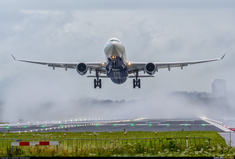 Qantas Airways Podgorica Office +1-833-563-0186: 