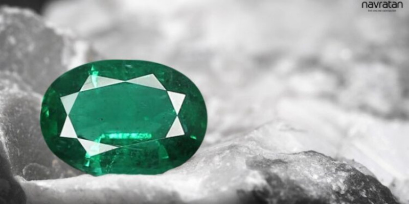 Natural vs Lab-Created Emerald Stones: Differences in Quality and Value: 
