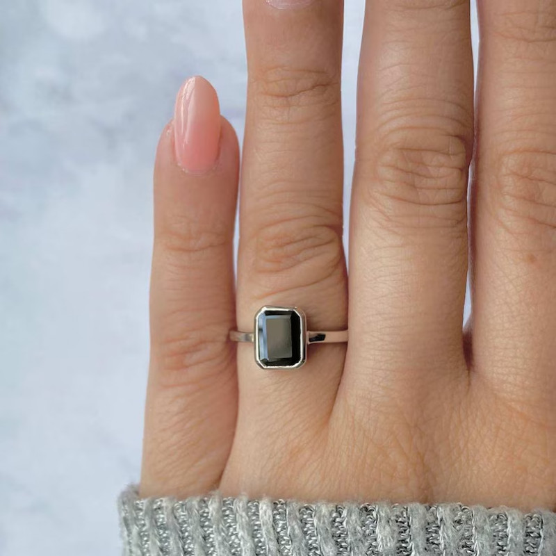 Black Tourmaline Ring: Elegance & Protection in One: 