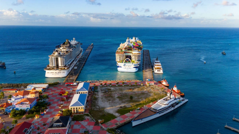 Royal Caribbean Port in Amsterdam: 