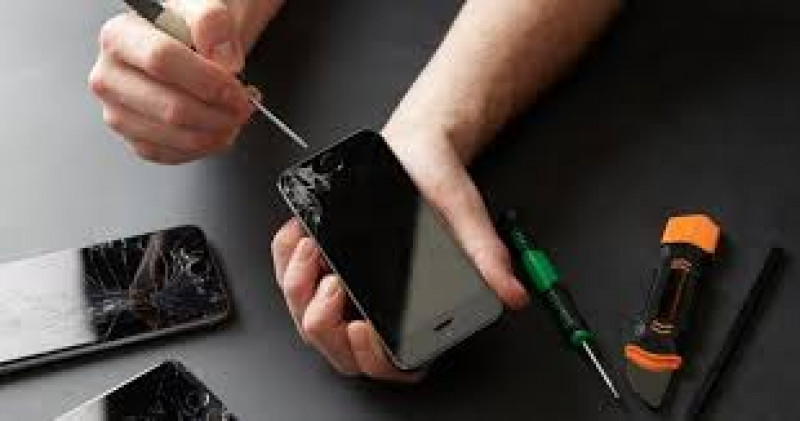 Cheap Phone Repairs Auckland: Don’t Let a Cracked Samsung Screen Break the Bank: 
