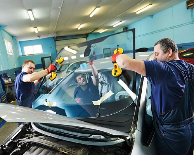 Oakland Windshield Replacement: 