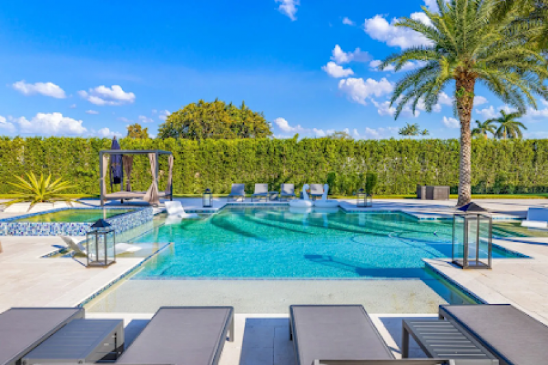Live in Luxury: Mansions for Rent in Miami Florida: 