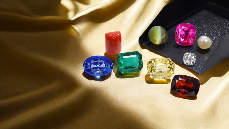 2025's Hottest Gemstone Trends: Beauty & Investment: 