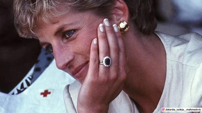 5 Facts About Princess Diana's Engagement Ring: 