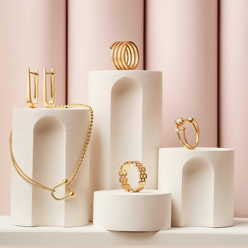 The Best Jewelry Pieces for a Boho Chic Look