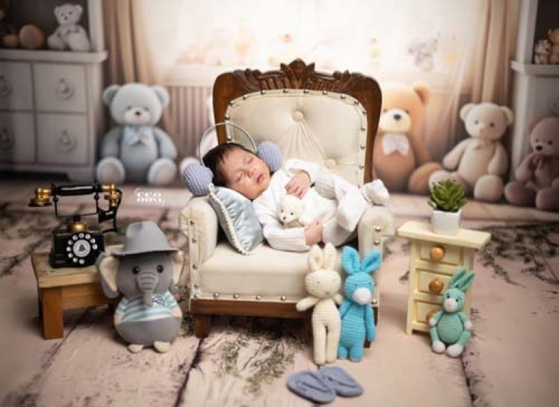 Capturing Precious Beginnings: Newborn & Toddler Photography in Kolkata