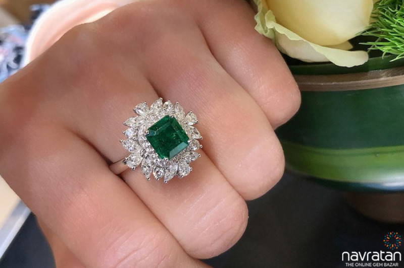 Minimalist Jewelry with a Pop of Color: Emerald Stones leading the way: 