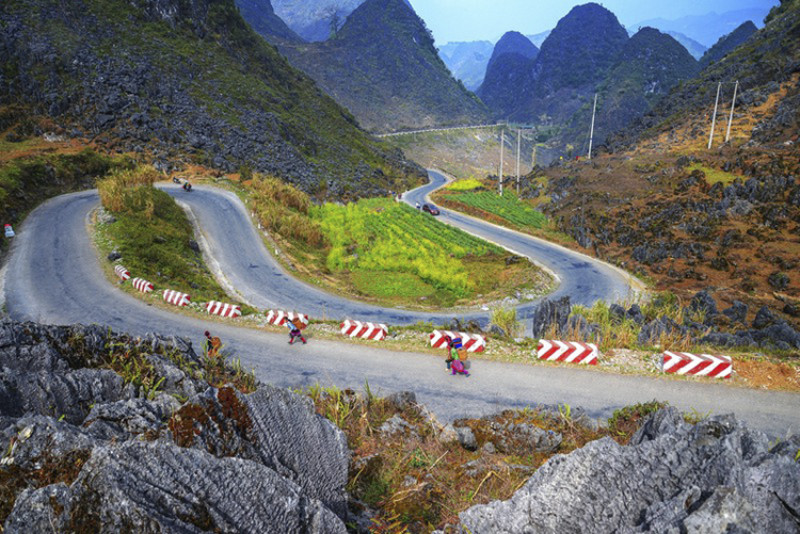 Tour du lịch Hà Giang: traje de talla grande  
