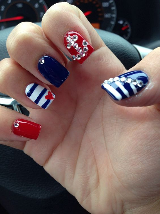 4th of july nail with anchor