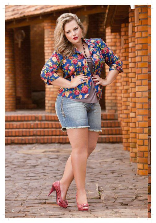 Women's Plus Size Shorts: Plus size outfit  