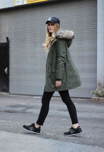 New Balance Outfit, Black Casual Trouser Outfit Ideas With Grey Parka Coat, New Balance 373 Mujer Outfit: 