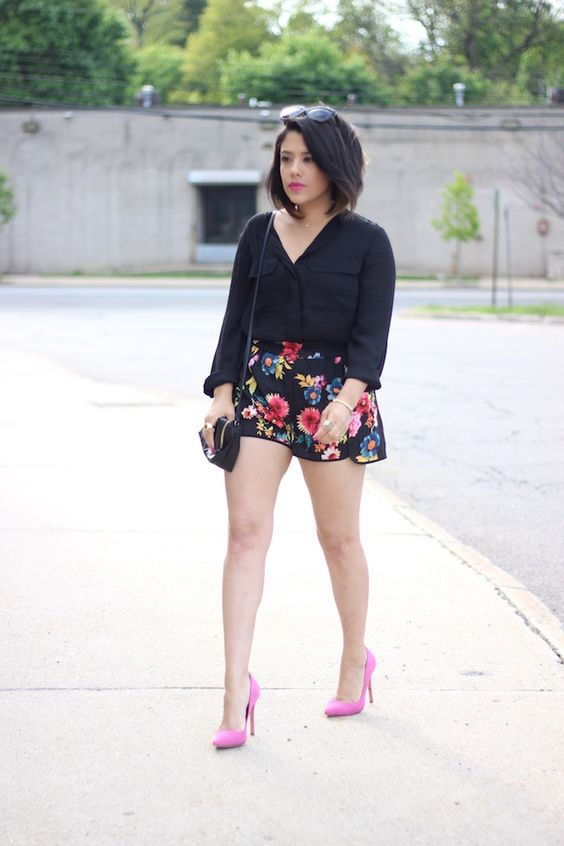 Formal Trouser, Floral Shorts Outfit Trends With Dark Blue And Navy Cropped Blouse, Fashion Model: 