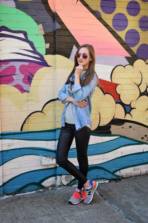 New Balance Outfit, Light Blue Denim Shirt Outfit Ideas With Black Jeans, Ropa Casual Con Tenis New Balance: instagram outfits  