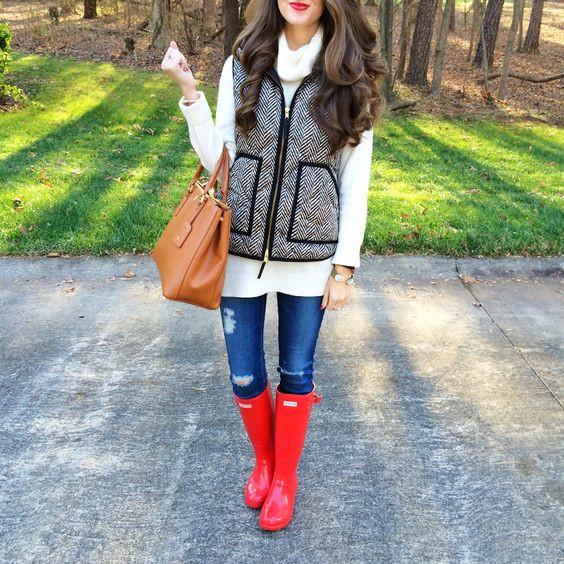 White outfit inspo with coat, jeans, tartan, shorts, hoodie: 