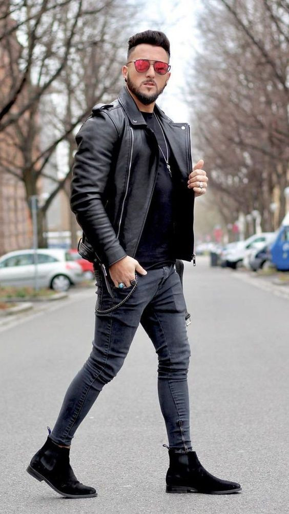 Black Racer Jacket, Black Boot Outfits With Grey Jeans, Look Jaqueta De Couro Biker Masculino: 
